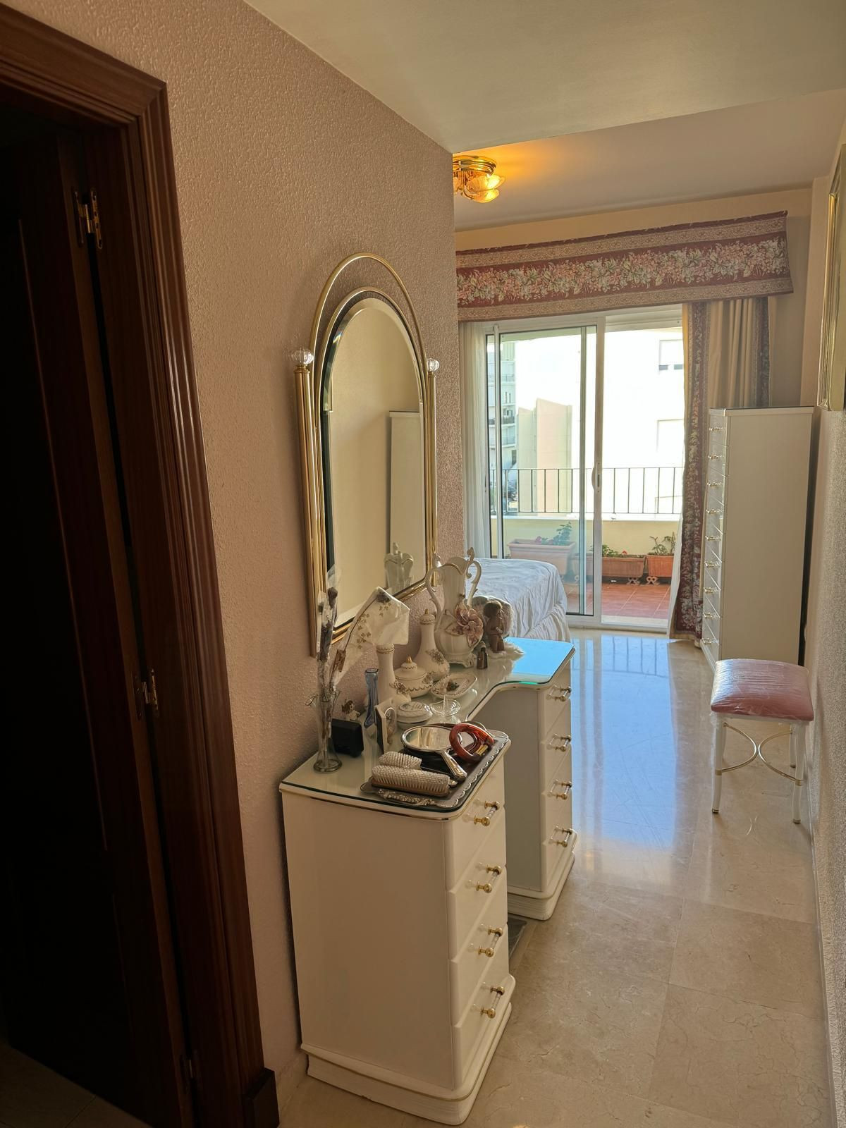 Middle Floor Apartment in Estepona
