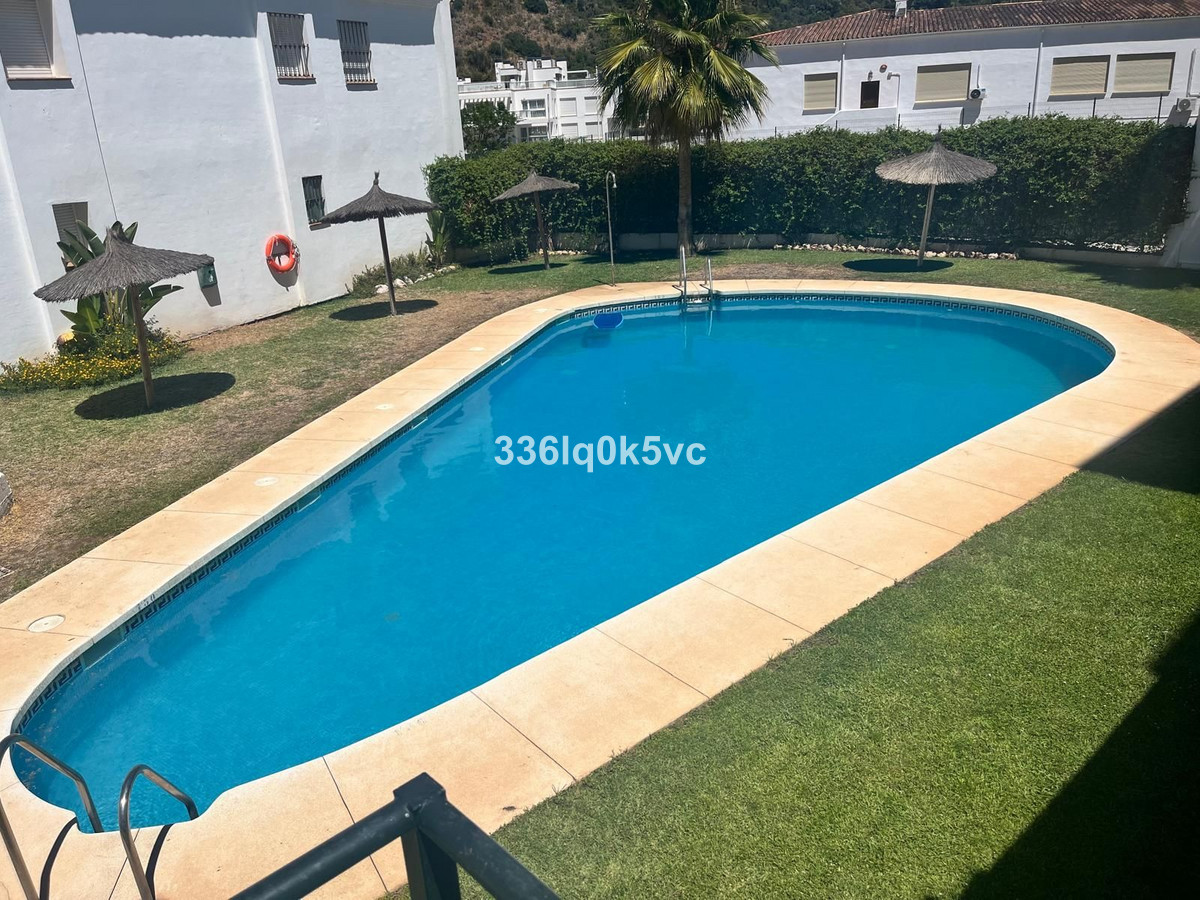 Middle Floor Apartment in Benahavís