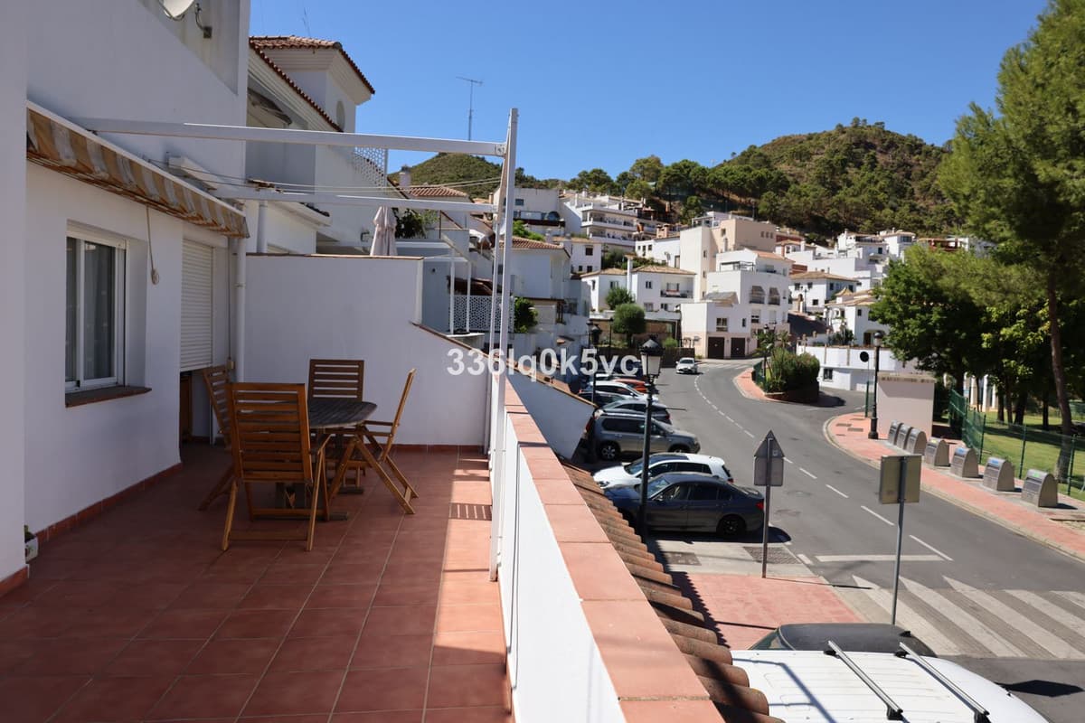 Middle Floor Apartment in Benahavís