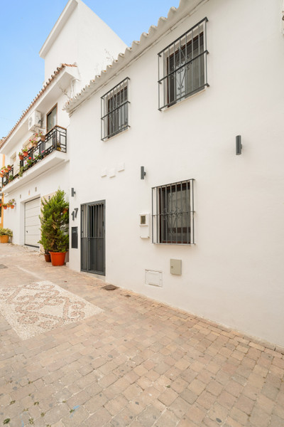 Townhouse in Estepona