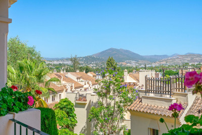 Middle Floor Apartment in Nueva Andalucía