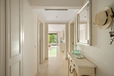 Middle Floor Apartment in Nueva Andalucía