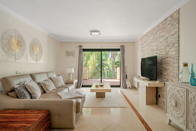 Middle Floor Apartment in Nueva Andalucía