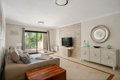Middle Floor Apartment in Nueva Andalucía