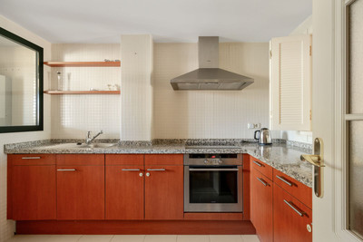 Middle Floor Apartment in Nueva Andalucía