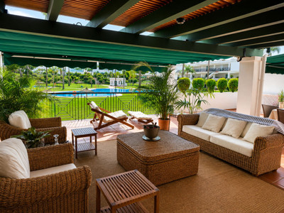 Middle Floor Apartment in Nueva Andalucía
