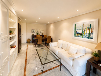 Middle Floor Apartment in Nueva Andalucía