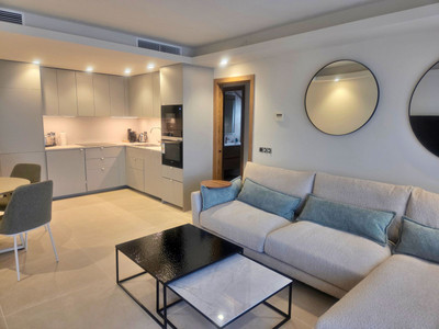 Middle Floor Apartment in Puerto Banús