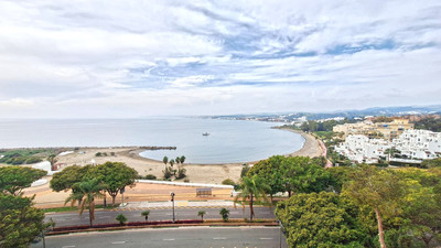 Middle Floor Apartment in Estepona