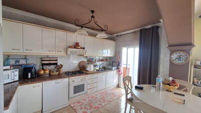 Middle Floor Apartment in Estepona