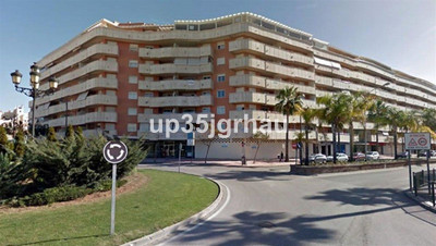Middle Floor Apartment in Estepona