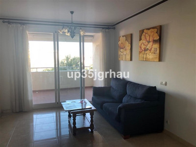Middle Floor Apartment in Estepona