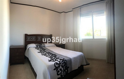 Middle Floor Apartment in Estepona