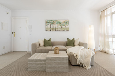 Middle Floor Apartment in Estepona