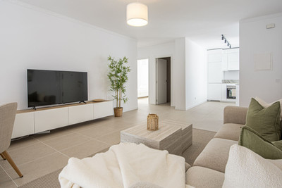 Middle Floor Apartment in Estepona