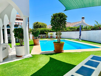 Detached Villa in El Faro