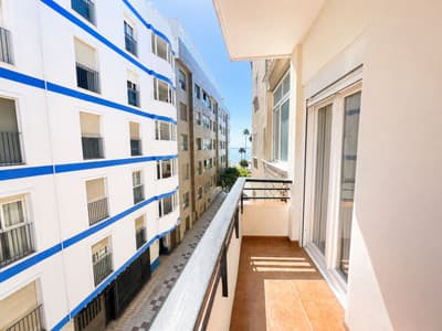 Middle Floor Apartment in Estepona
