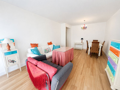 Middle Floor Apartment in Estepona