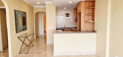 Middle Floor Apartment in Elviria
