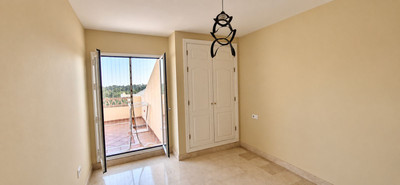 Middle Floor Apartment in Elviria