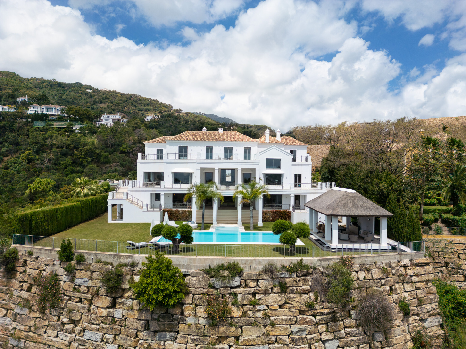 Fully renovated villa in el Madroñal - Image 2
