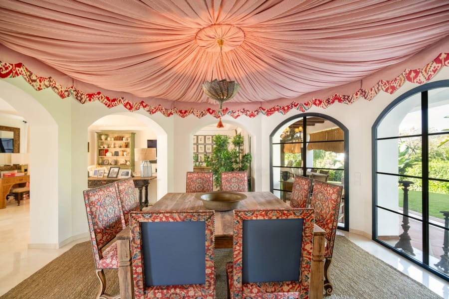 Charming Mediterranean Property on the Frontline of Golf in La Quinta, Benahavis - Image 4