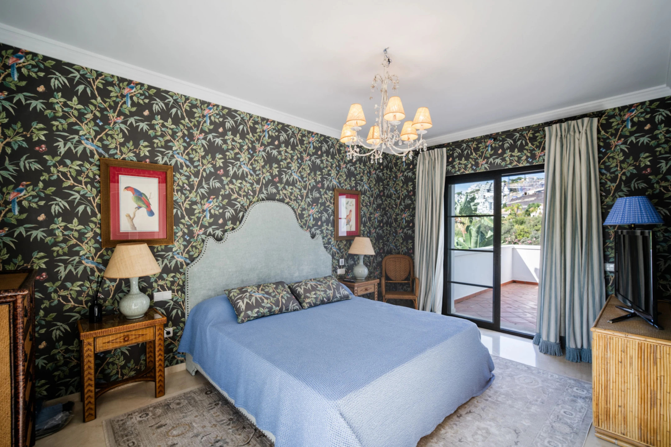 Charming Mediterranean Property on the Frontline of Golf in La Quinta, Benahavis - Image 11