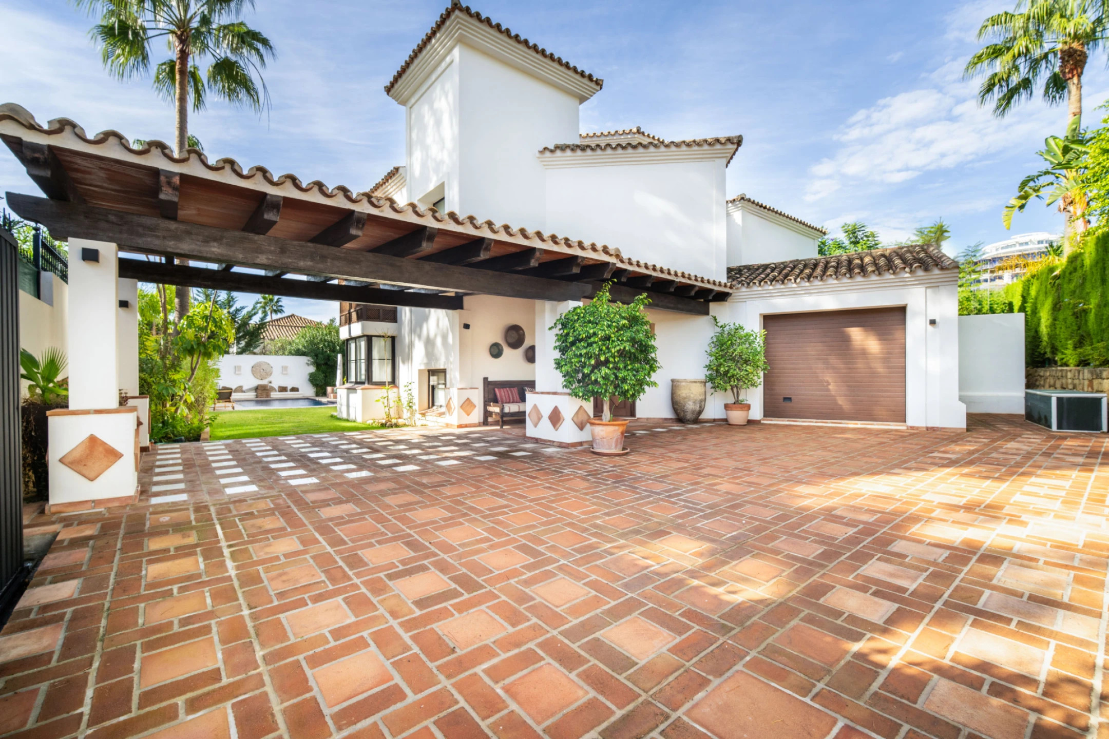 Charming Mediterranean Property on the Frontline of Golf in La Quinta, Benahavis - Image 16