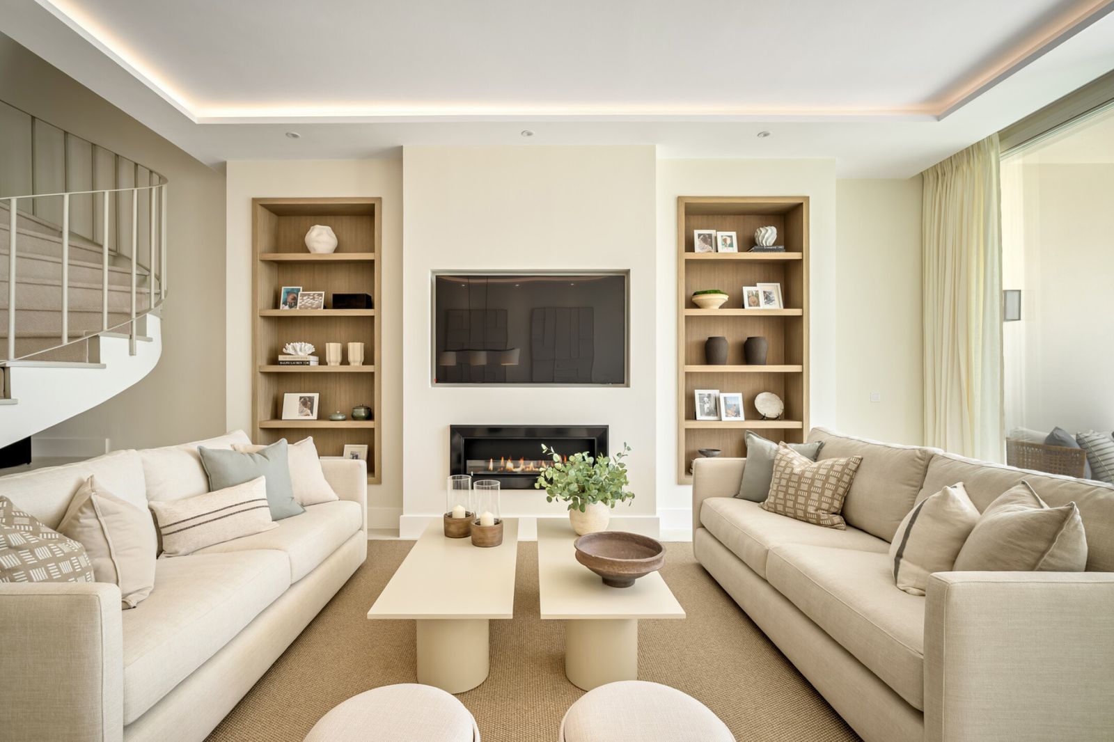 Stylishly Renovated Townhouse with Panoramic Golf and Sea Views in La Quinta - Image 4