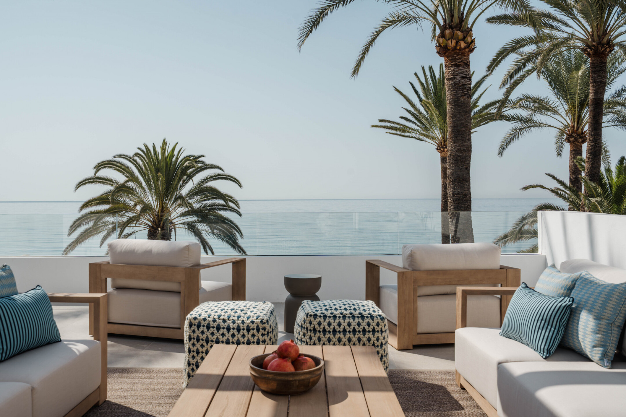 Oasis Club 10 - Image 1