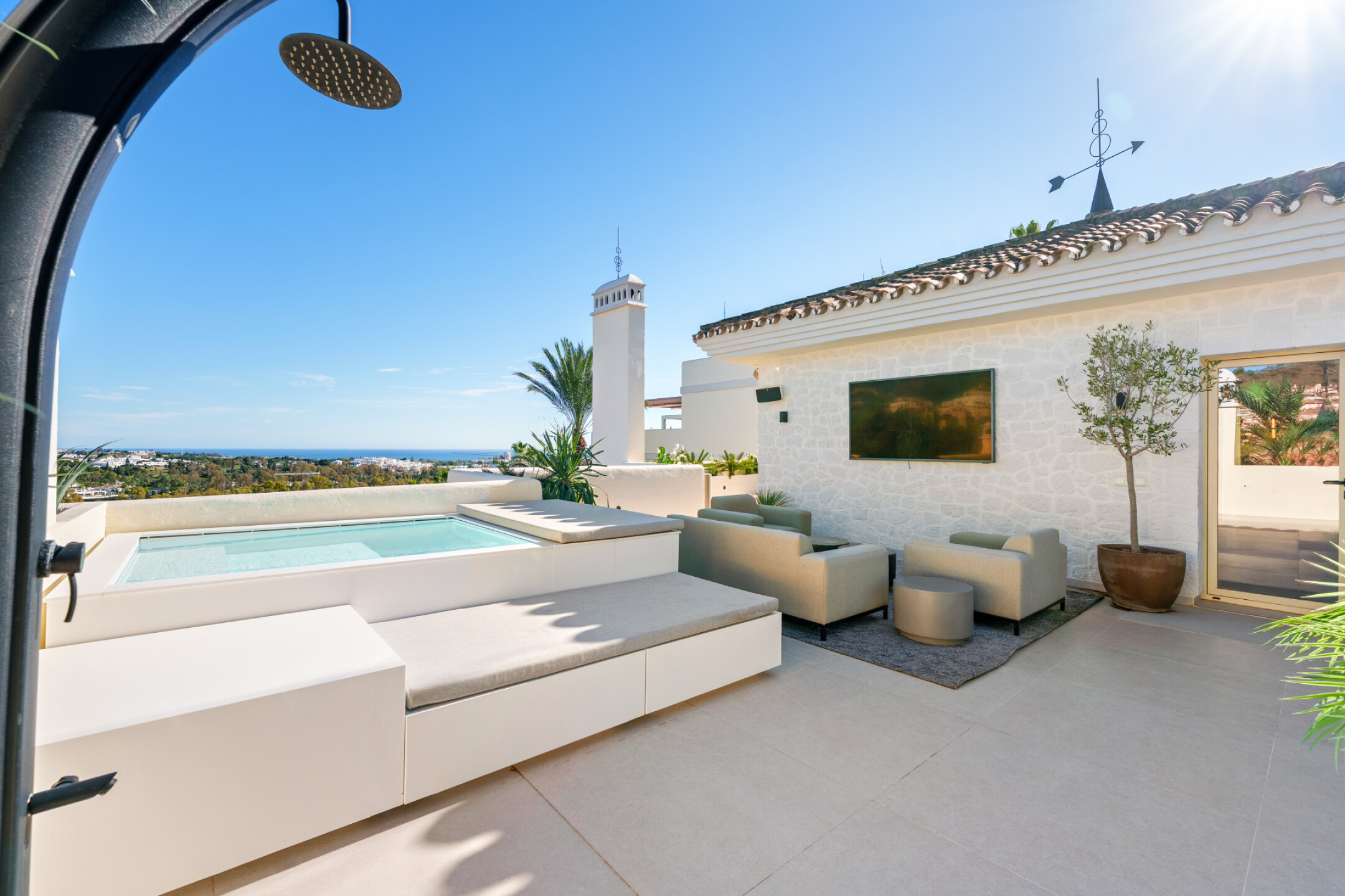 Renovated Scandinavian-Style Duplex Penthouse with Private Pool and Panoramic Views in La Cerquilla - Image 18