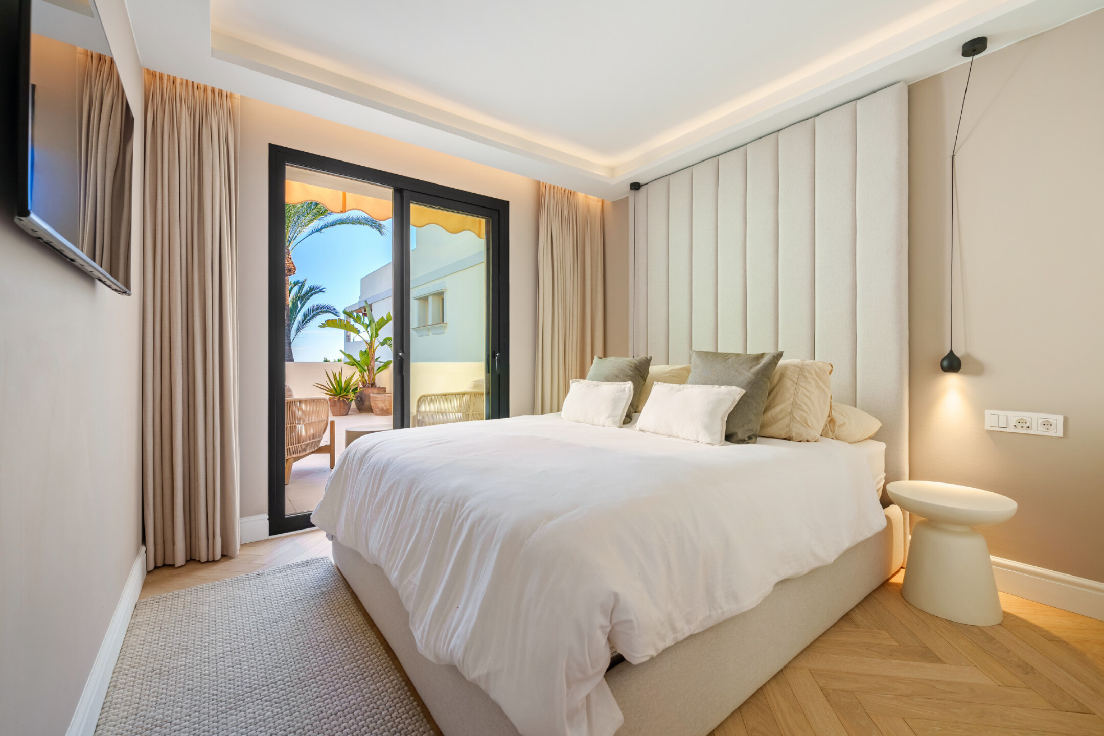 Renovated Scandinavian-Style Duplex Penthouse with Private Pool and Panoramic Views in La Cerquilla - Image 28
